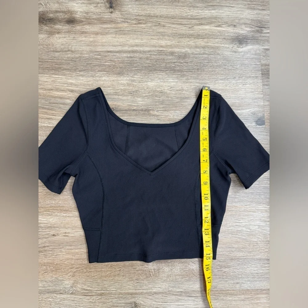 Lululemon Ribbed Contoured V-Neck Yoga Short Sleeve Size 2-4